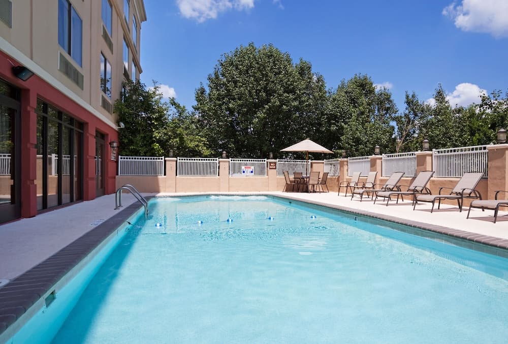 Holiday Inn Express Murfreesboro Central main