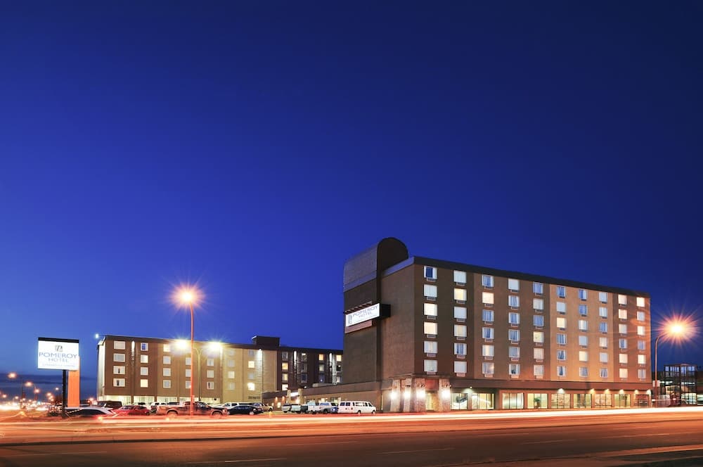 Pomeroy Hotel & Conference Centre main