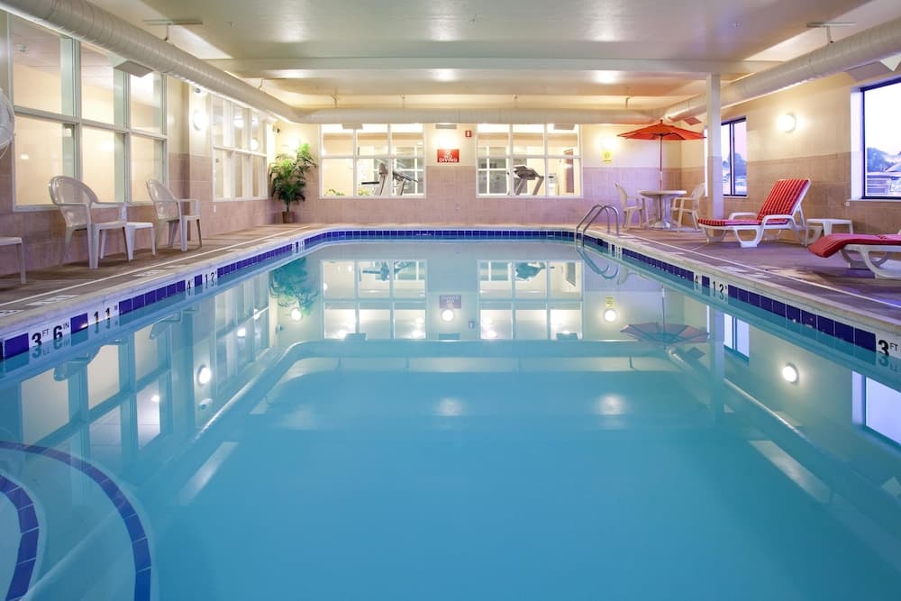 Holiday Inn Express & Suites Douglas main