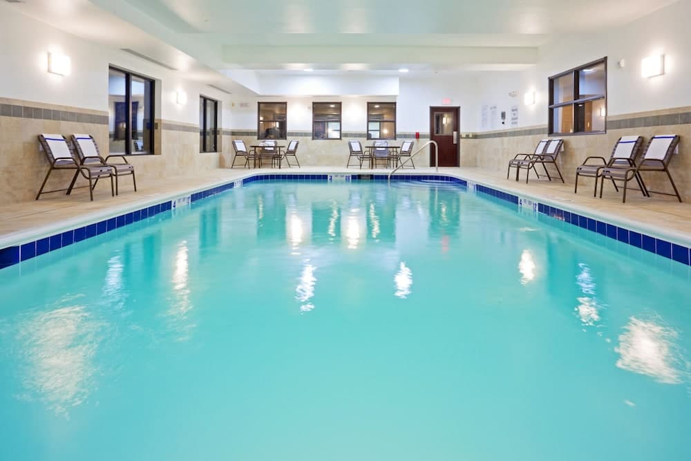 Holiday Inn Express & Suites Syracuse North - Airport Area main