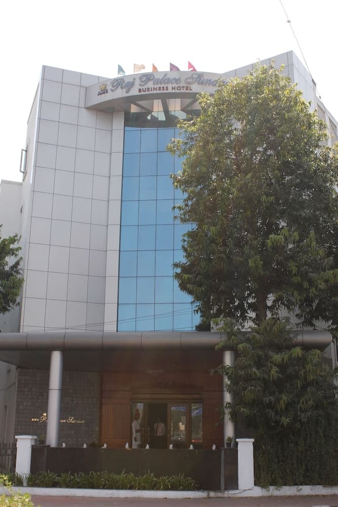 Raj Palace Sundar main
