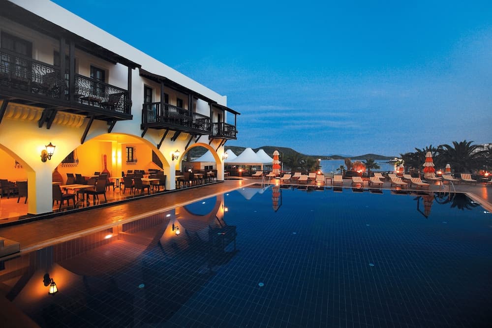 Costa Bitezhan Hotel main