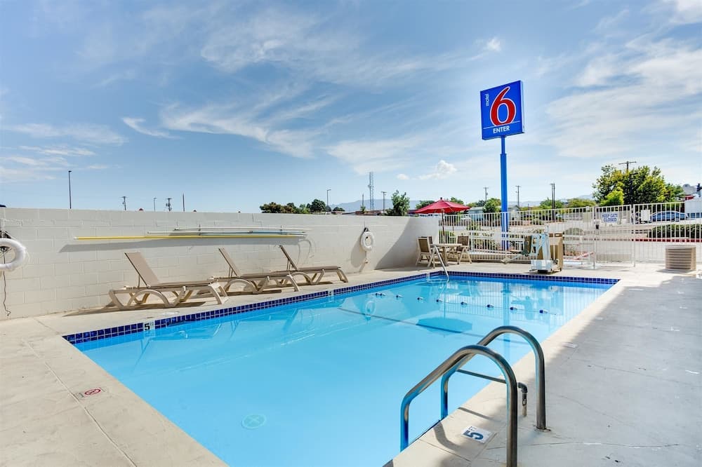 Motel 6 Albuquerque - Carlisle main