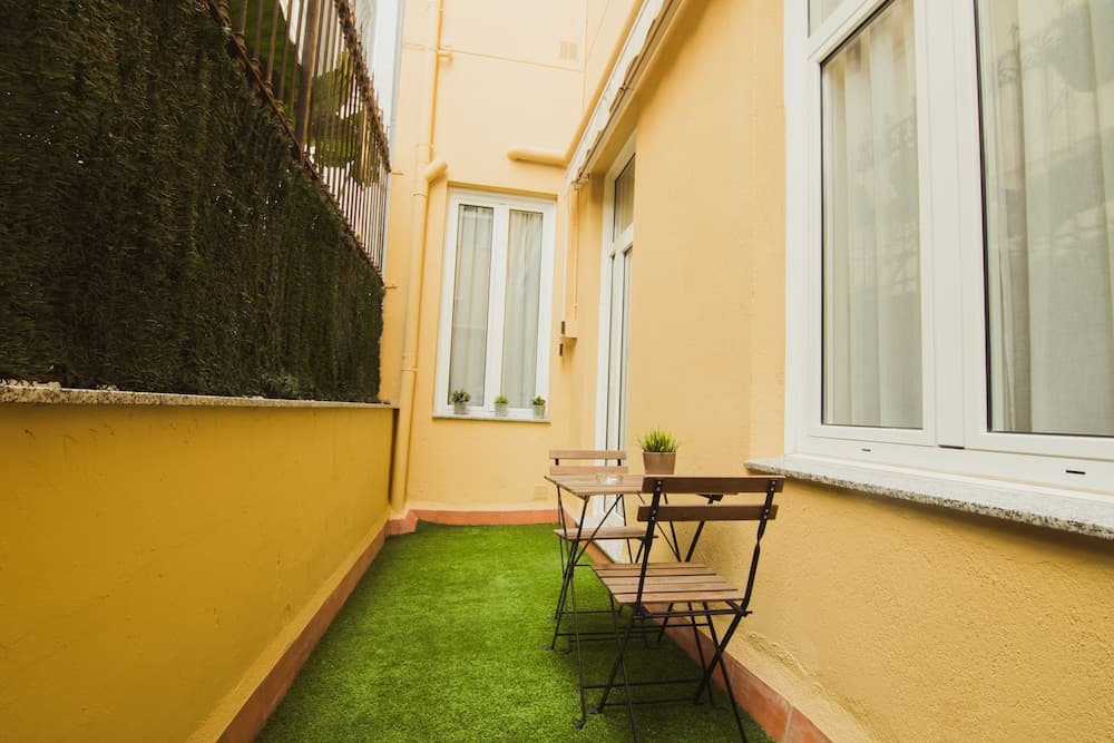 Live Barcelona Hostal