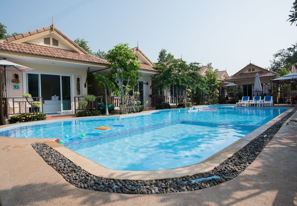 Charm Resort Cha Am main