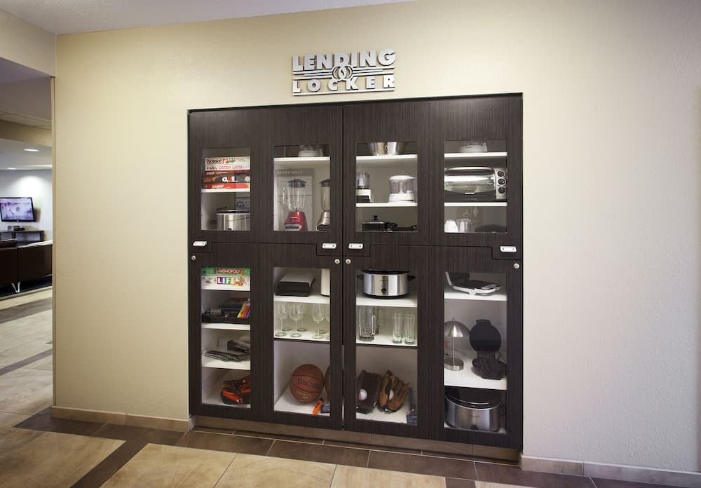 Candlewood Suites Bay City main