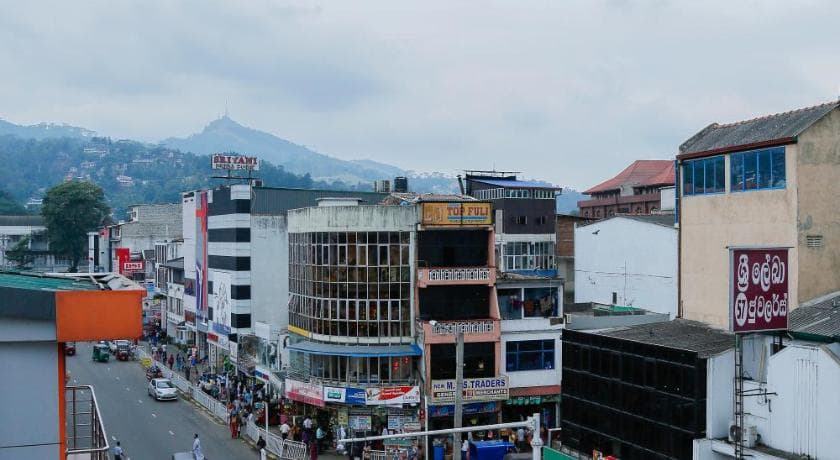 Dumbara Peak Residence main