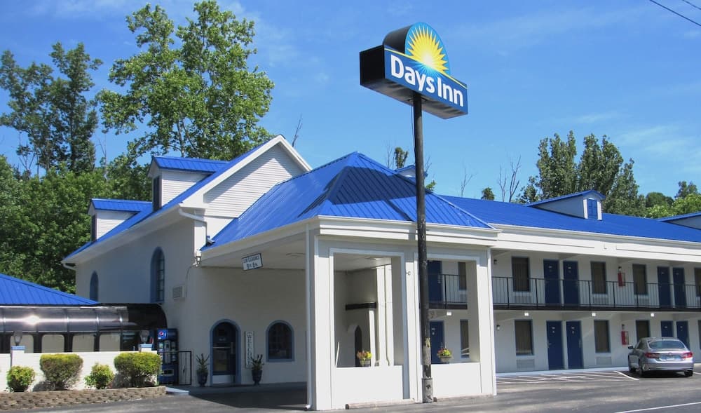 Days Inn By Wyndham Harriman main