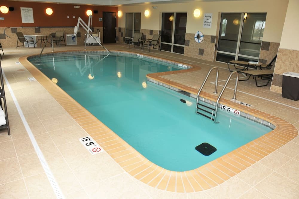 Holiday Inn Express Hotel & Suites Clinton main