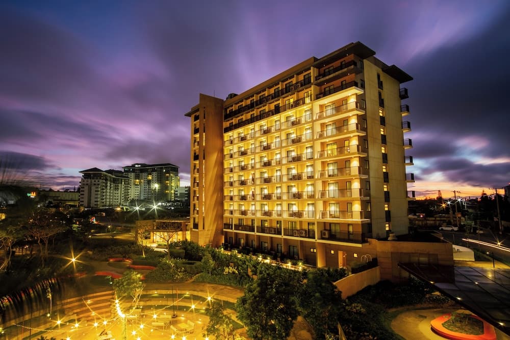 Quest Hotel Tagaytay main
