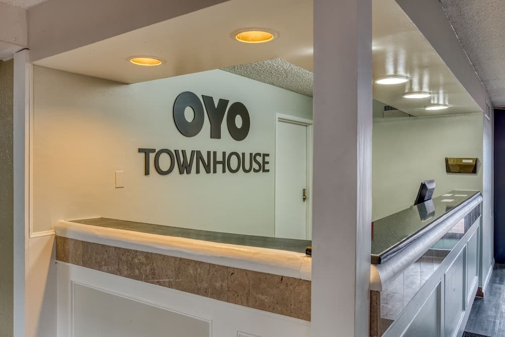 Oyo Townhouse Tulsa Woodland Hills main