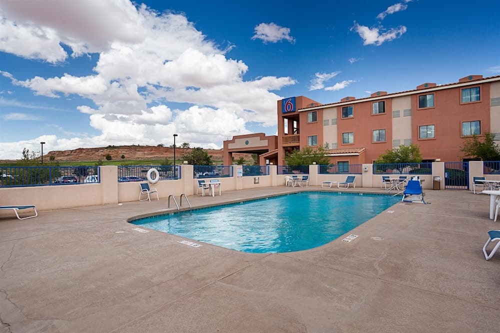 Motel 6 Page