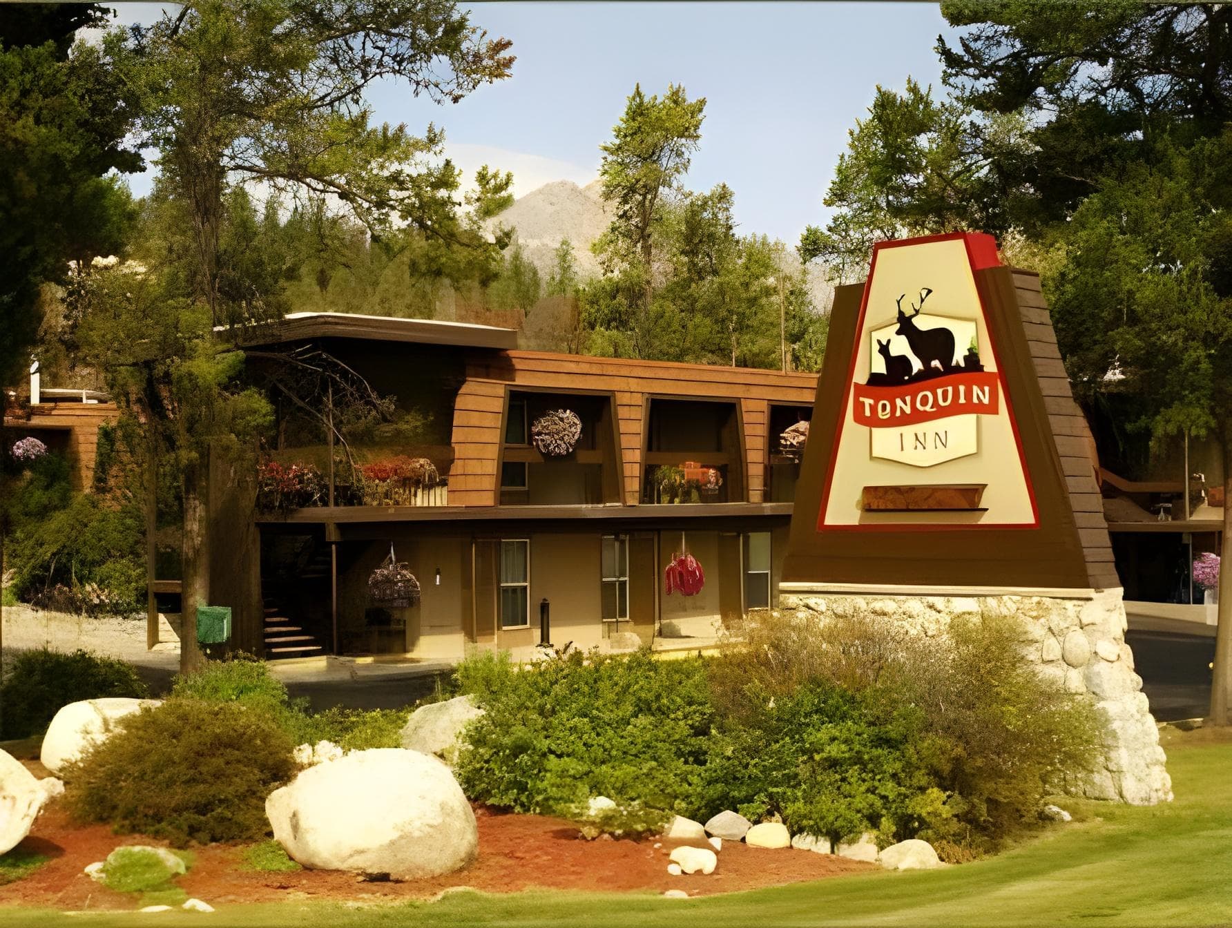 Tonquin Inn Jasper main