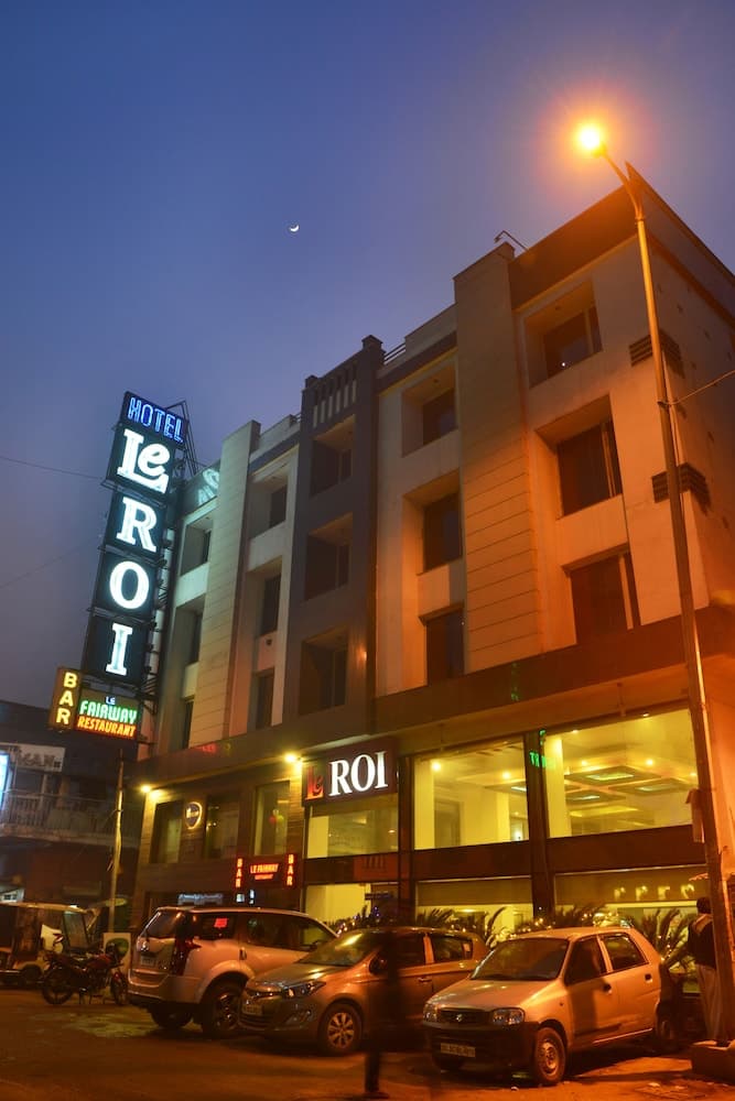 Le Roi Delhi Hotel main