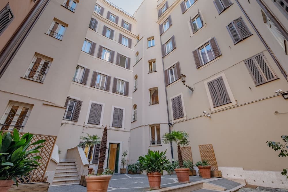 Oriana Suites Rome main