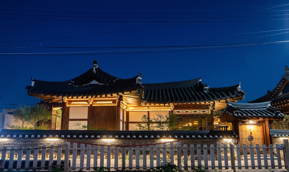 Soi Hanok Stay main