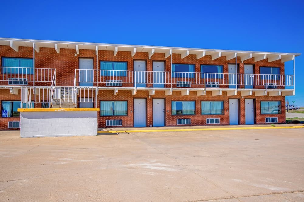 OYO Crossroads Inn main