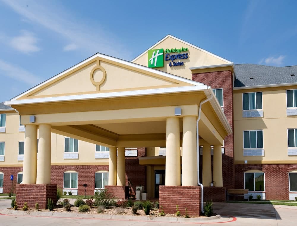 Holiday Inn Express Hotel & Suites Childress main
