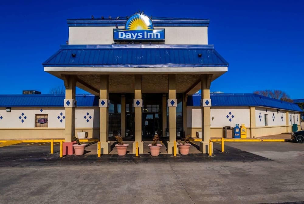 Days Inn By Wyndham Clinton main