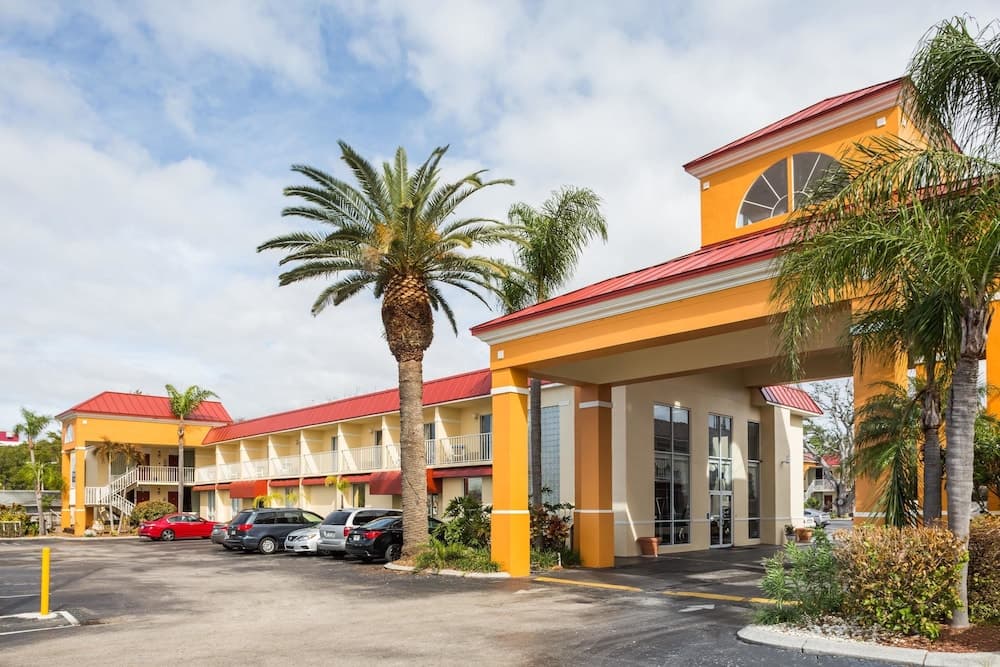Days Inn & Suites By Wyndham Port Richey main