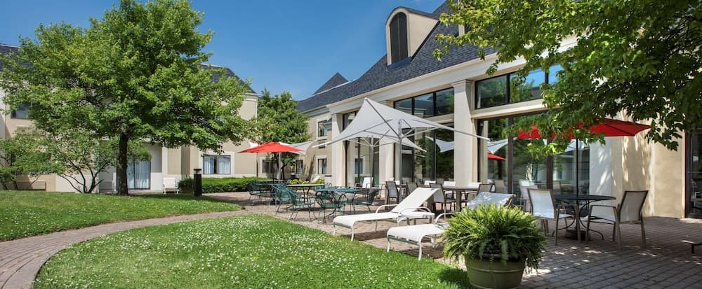 DoubleTree by Hilton Chicago Wood Dale - Elk Grove main