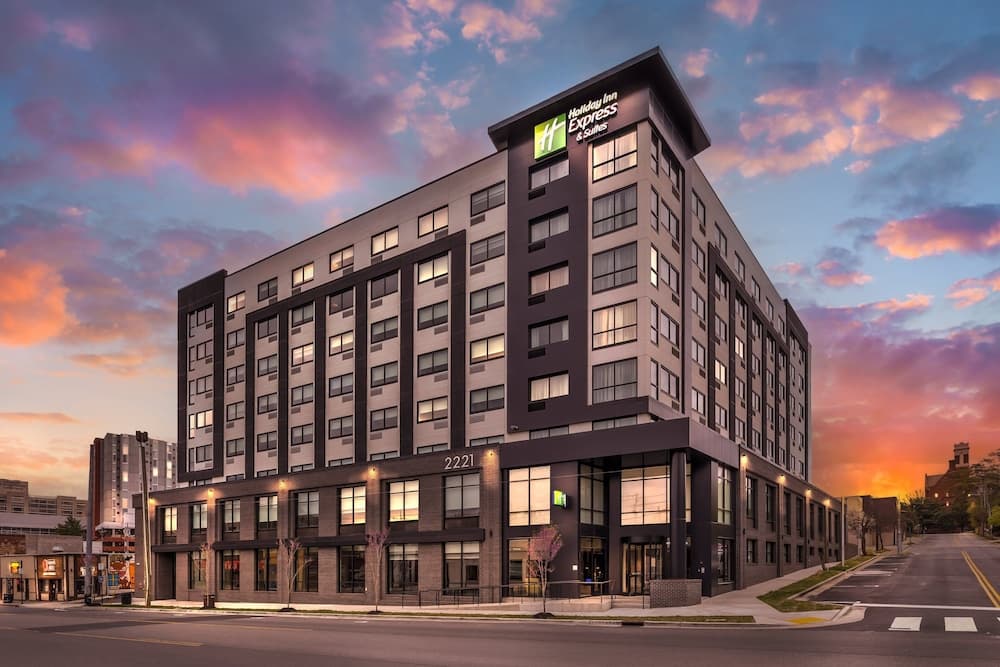 Holiday Inn Express & Suites Nashville West End Univ Area main