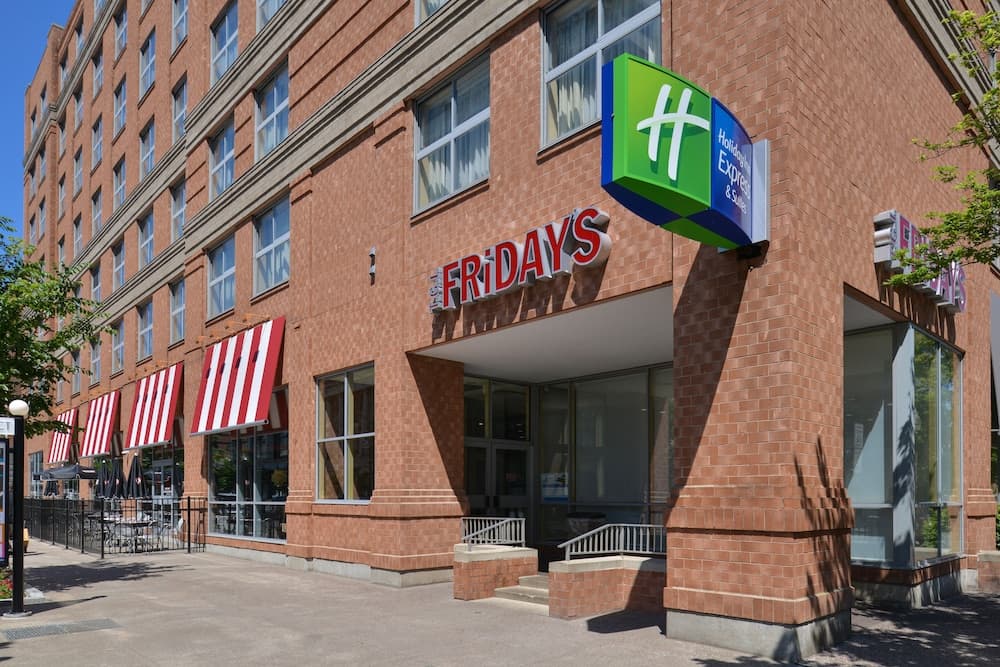 Holiday Inn Express & Suites Buffalo Downtown - Medical CTR main