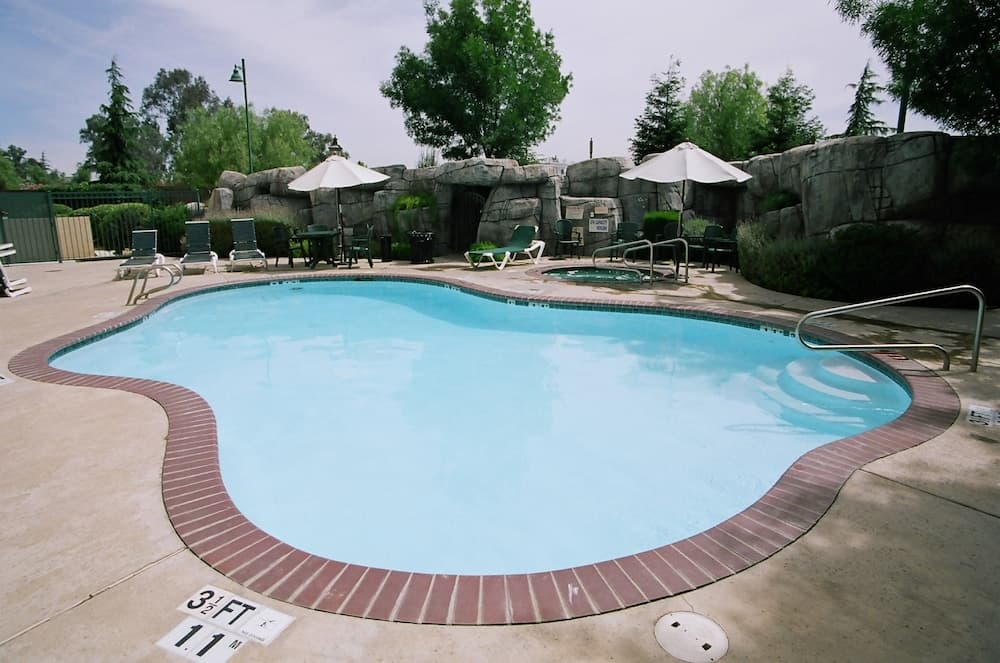 Holiday Inn Selma-Swancourt main