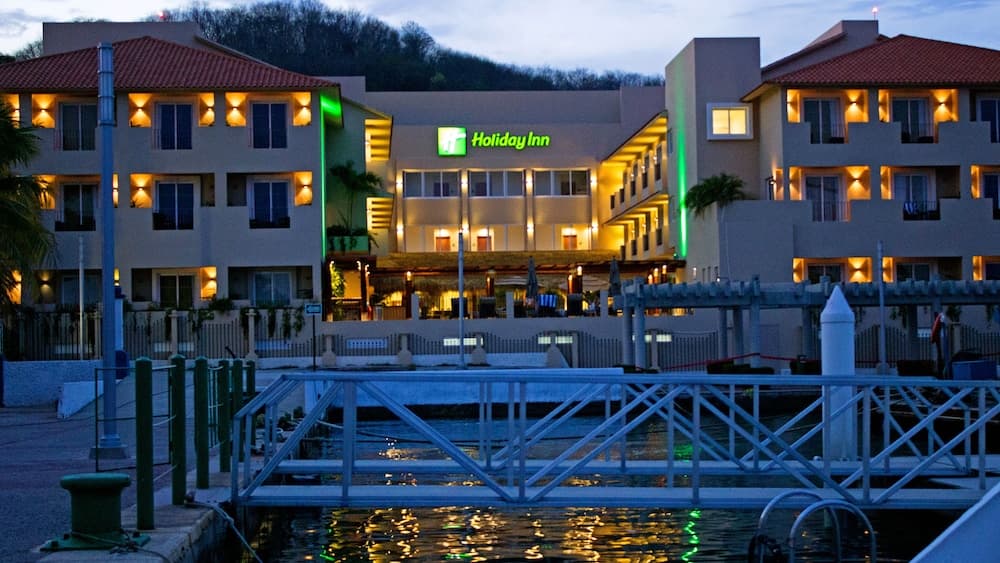 Holiday Inn Huatulco main
