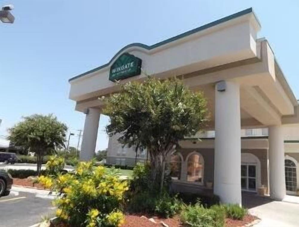 Wingate by Wyndham San Marcos main