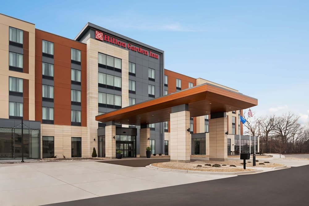 Hilton Garden Inn Milwaukee Brookfield Conference Center main