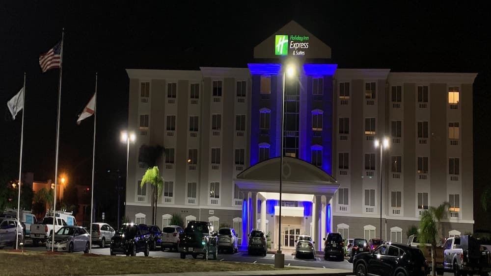Holiday Inn Express & Suites Orlando South-Davenport main