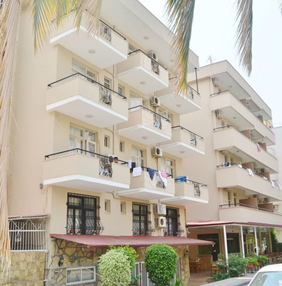 Kleopatra Carina Hotel main