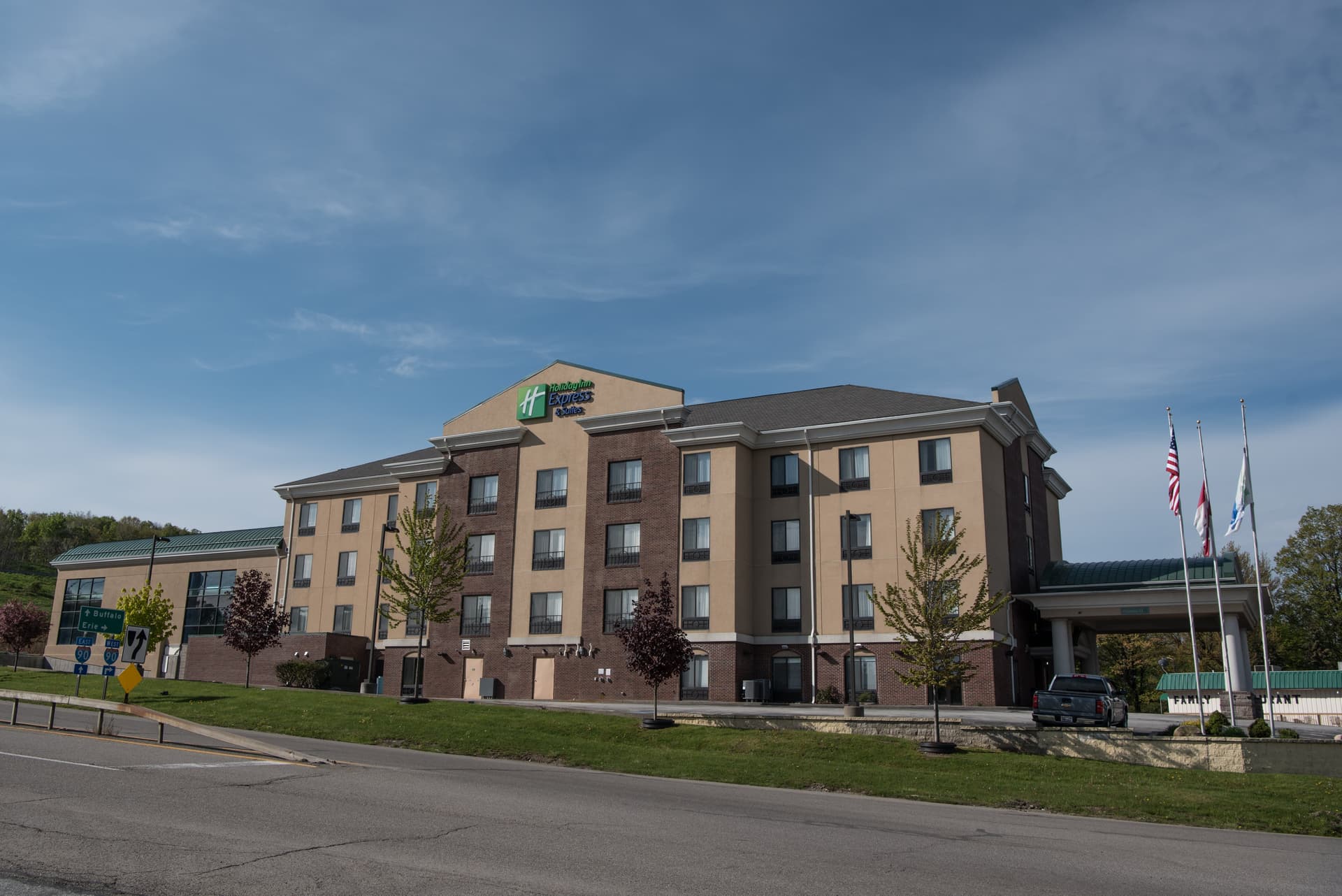 Holiday Inn Express Hotel & Suites In North East (Erie) main