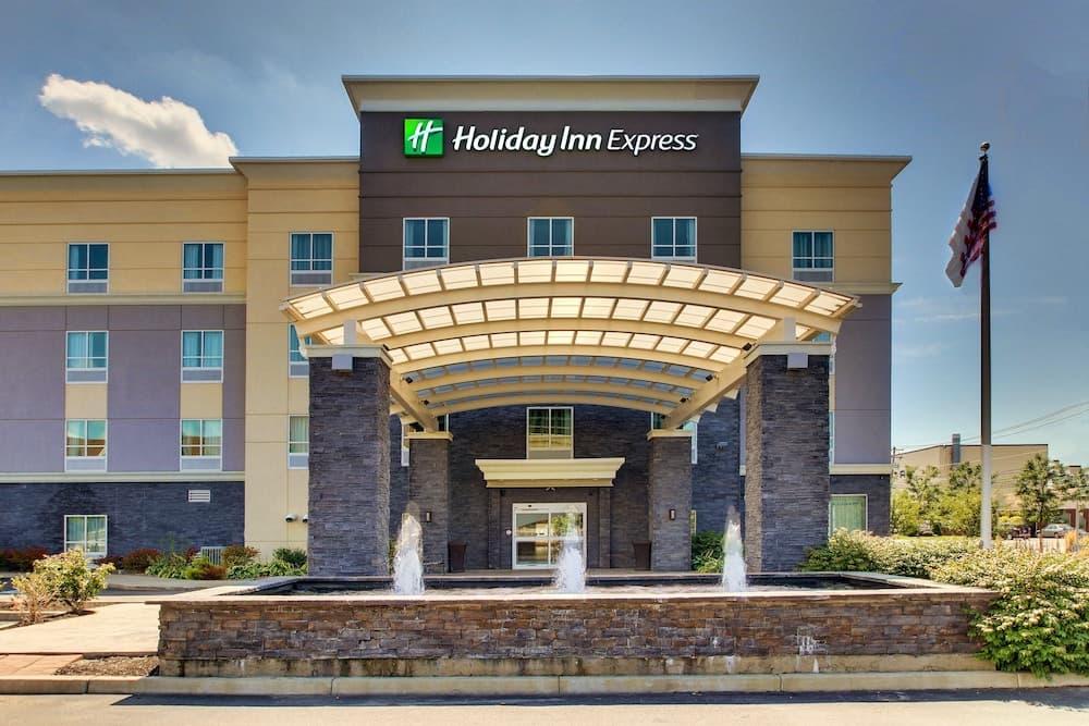 Holiday Inn Express Cheektowaga North East main