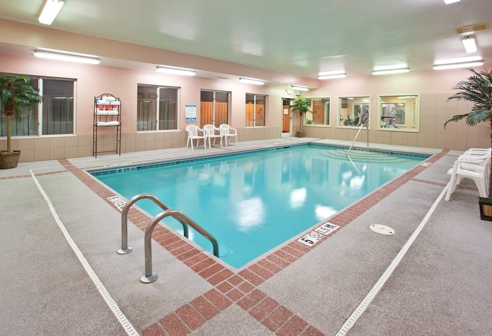 Holiday Inn Express And Suites Cincinnati Blue Ash main