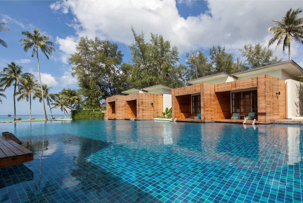 Wendy The Pool Resort main