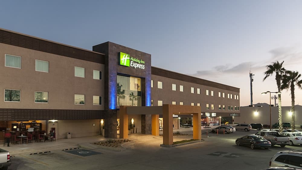 Holiday Inn Express Cabo San Lucas main