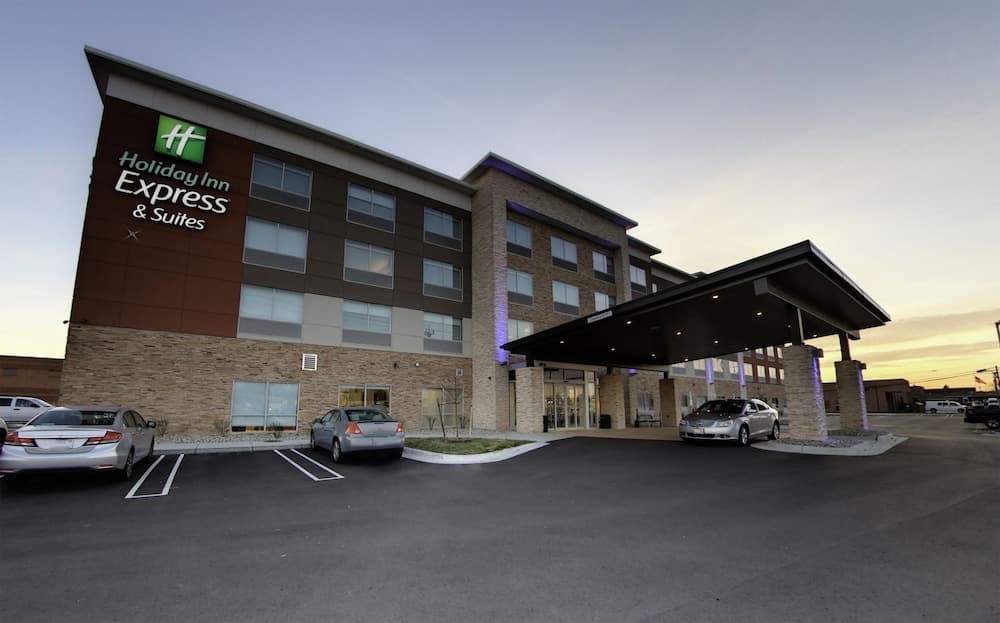 Holiday Inn Express and Suites Detroit Northwest - Livonia main