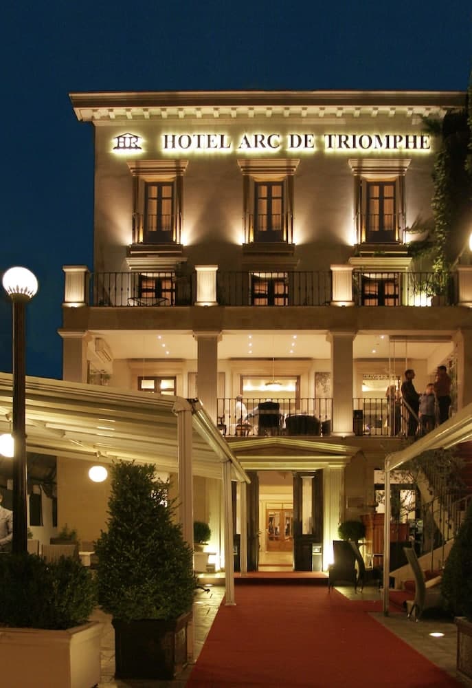 Hotel Arc De Triomphe main