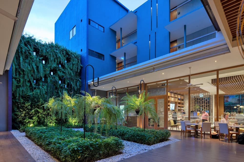 Holiday Inn Express Phuket Patong Beach Central main