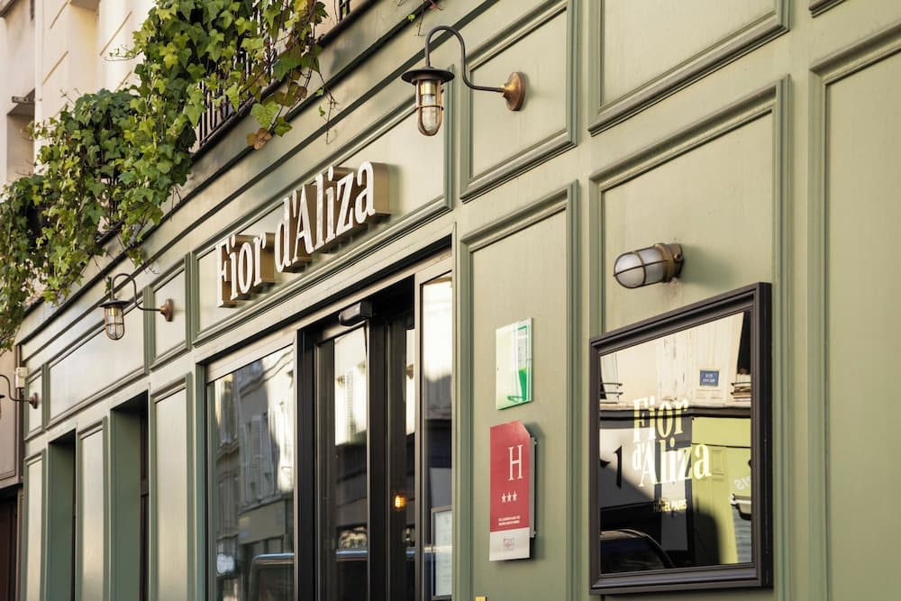 Villa La Parisienne main