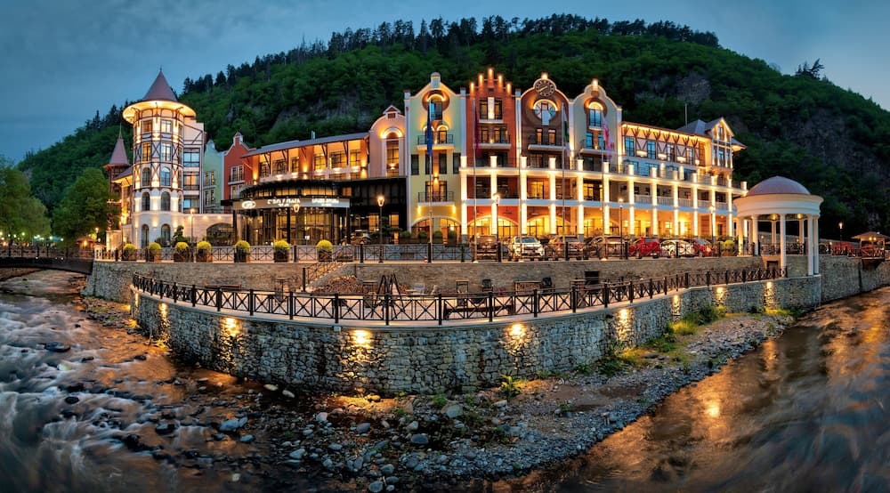 Crowne Plaza Borjomi main