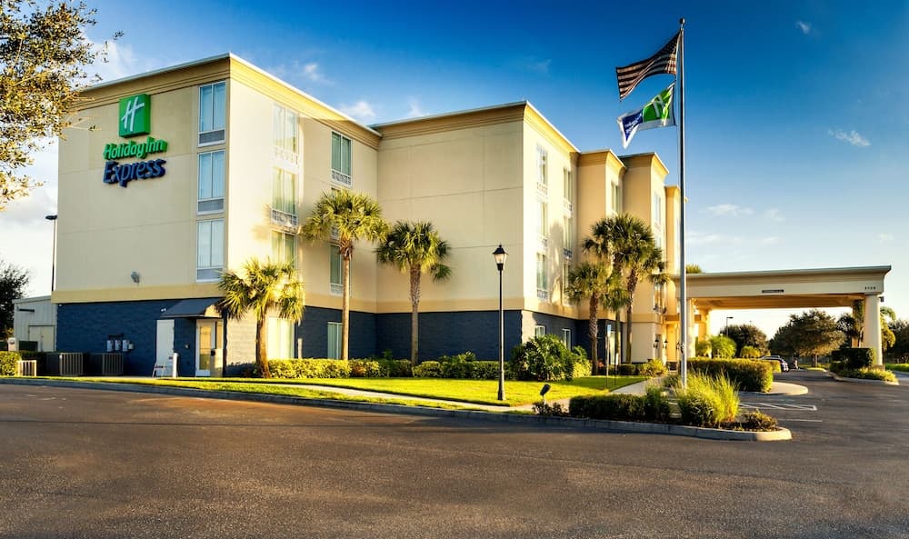Holiday Inn Express & Suites Arcadia main