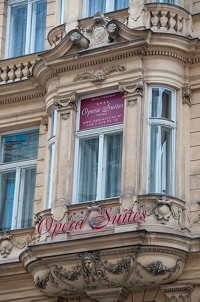 Opera Suites main