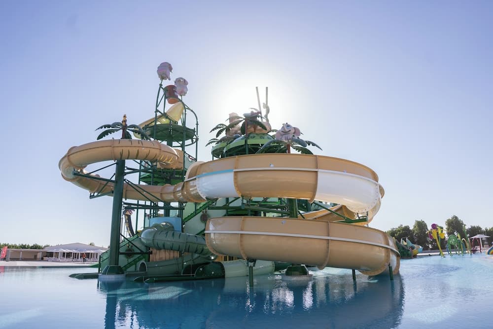 Sirena Beach Resort & Spa main
