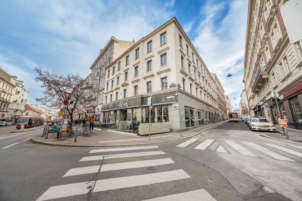 Appartments In Der Josefstadt main