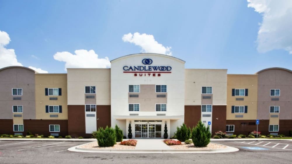 Candlewood Suites Erie main