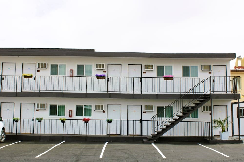 Nirvana Hotel main