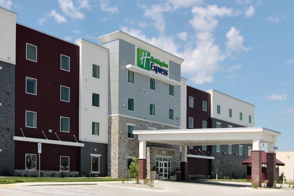 Holiday Inn Express Fargo Sw I 94 45Th St main